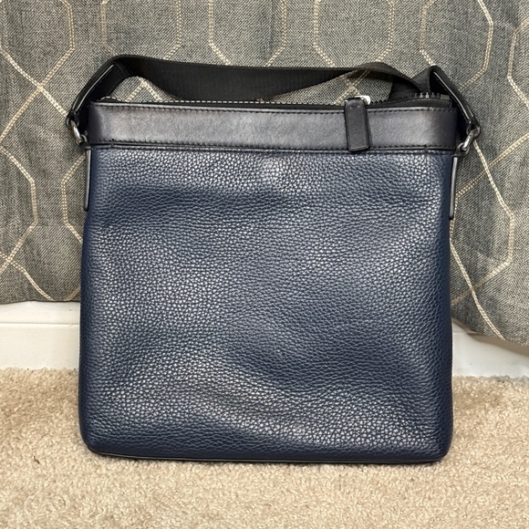 Michael Kors Greyson Pebbled Leather Messenger - Picture 2 of 2